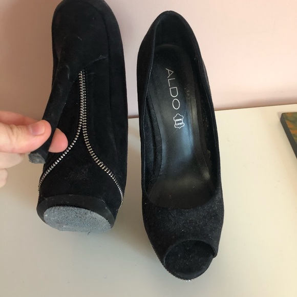 Black heels - Picture 3 of 3